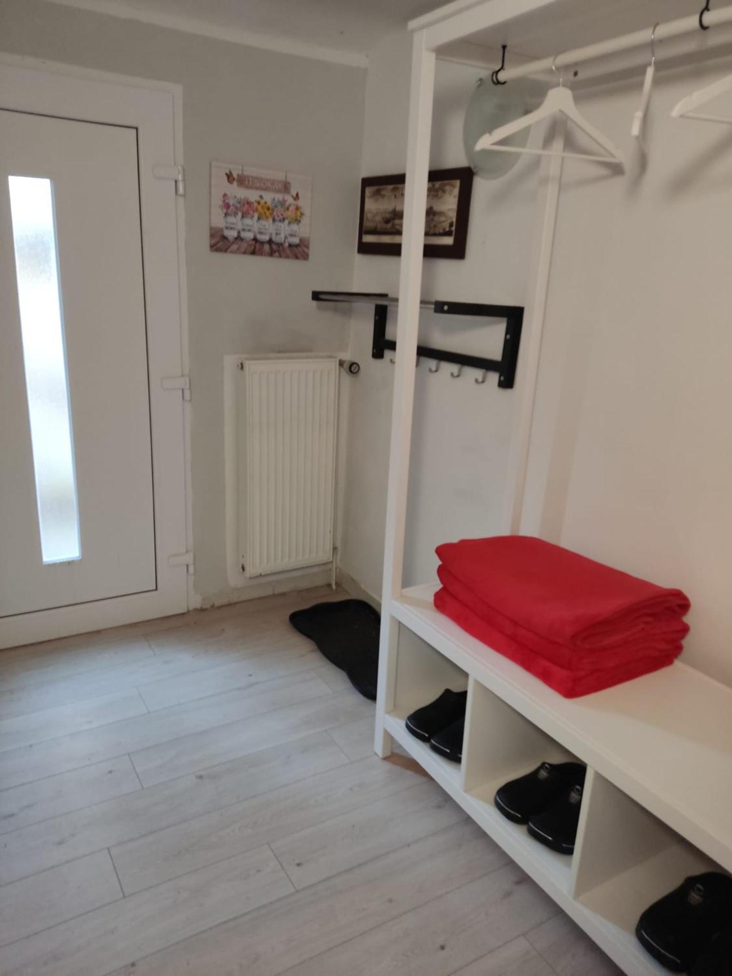 Ferienwohnung mit separatem Eingang und Parkplatz Dorf Mecklenburg Exterior foto